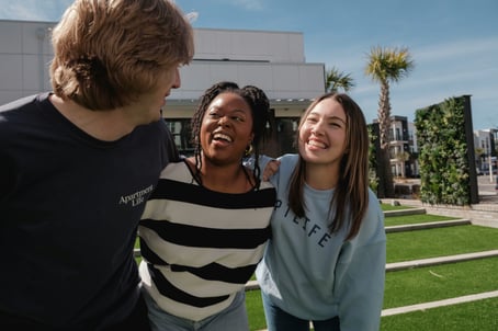 apartment-life-vwYI2NPdlzU-unsplash